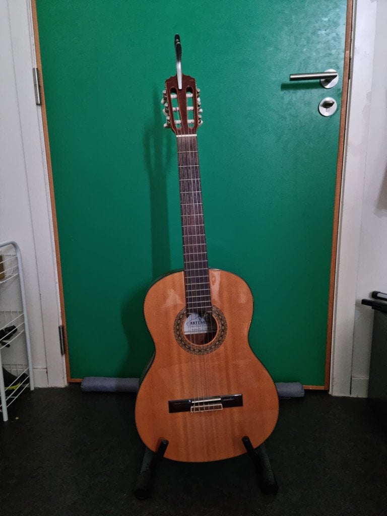 Klassieke gitaar artesano estudiante (met statief en capo), Ophalen, Gebruikt, Klassieke of Spaanse gitaar