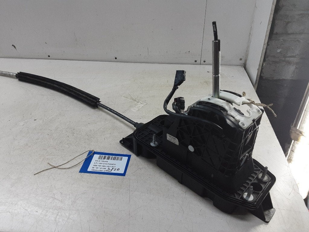SCHAKELMECHANIEK Volkswagen Tiguan (5N1 / 2) (5N1713025), Gebruikt, Volkswagen, Mevr. I. Hauben, Rue de l'Espoir 34 34
4030  GRIVEGNÉE, BE