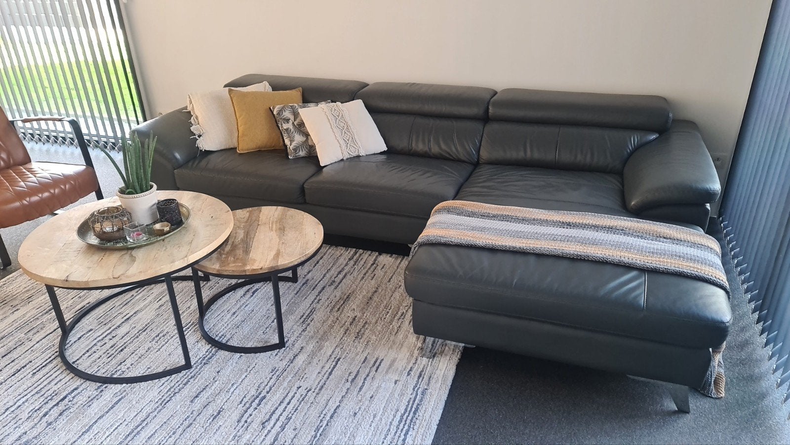 Hoeksalon in leer |  300 x 175cm (€495), Huis en Inrichting, Ophalen, Zo goed als nieuw, Leer, Italiaans design