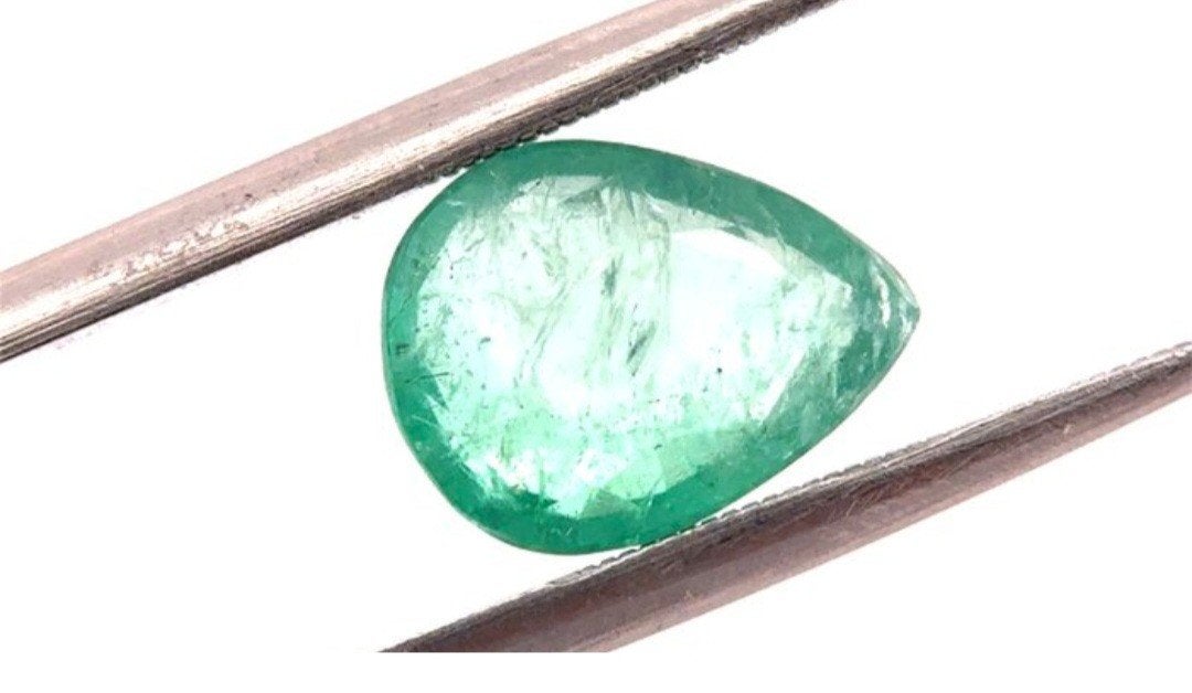 Partij Edelstenen (9.37ct Totaal) - 3x Smaragd & 1x Fancy Di, Ophalen, Groen
