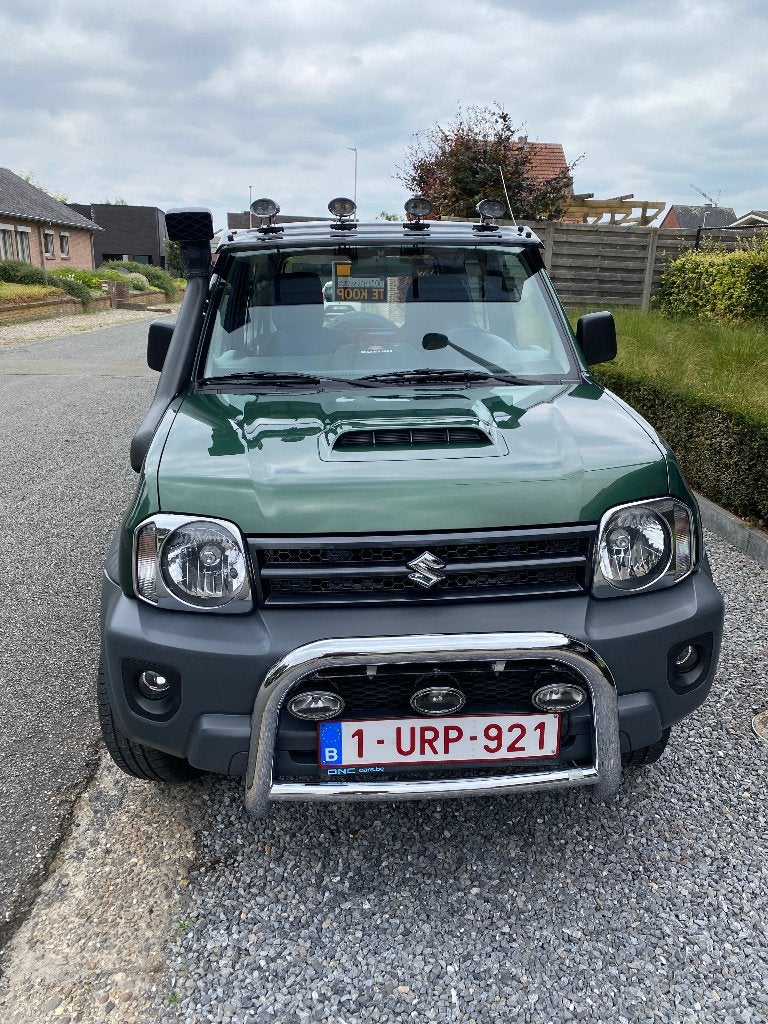Suzuki Jimny, Autos, Suzuki, Particulier, Jimny, 4x4, Isofix, Peinture métallisée, Phares antibrouillard, Radio, Attache-remorque