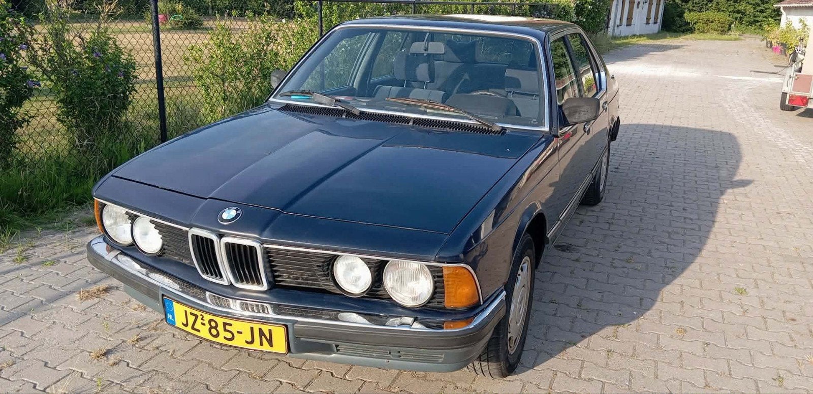 BMW 1983 Blauw, Auto's, Oldtimers, Particulier, BMW, Benzine, Blauw, Blauw, Ophalen of Verzenden