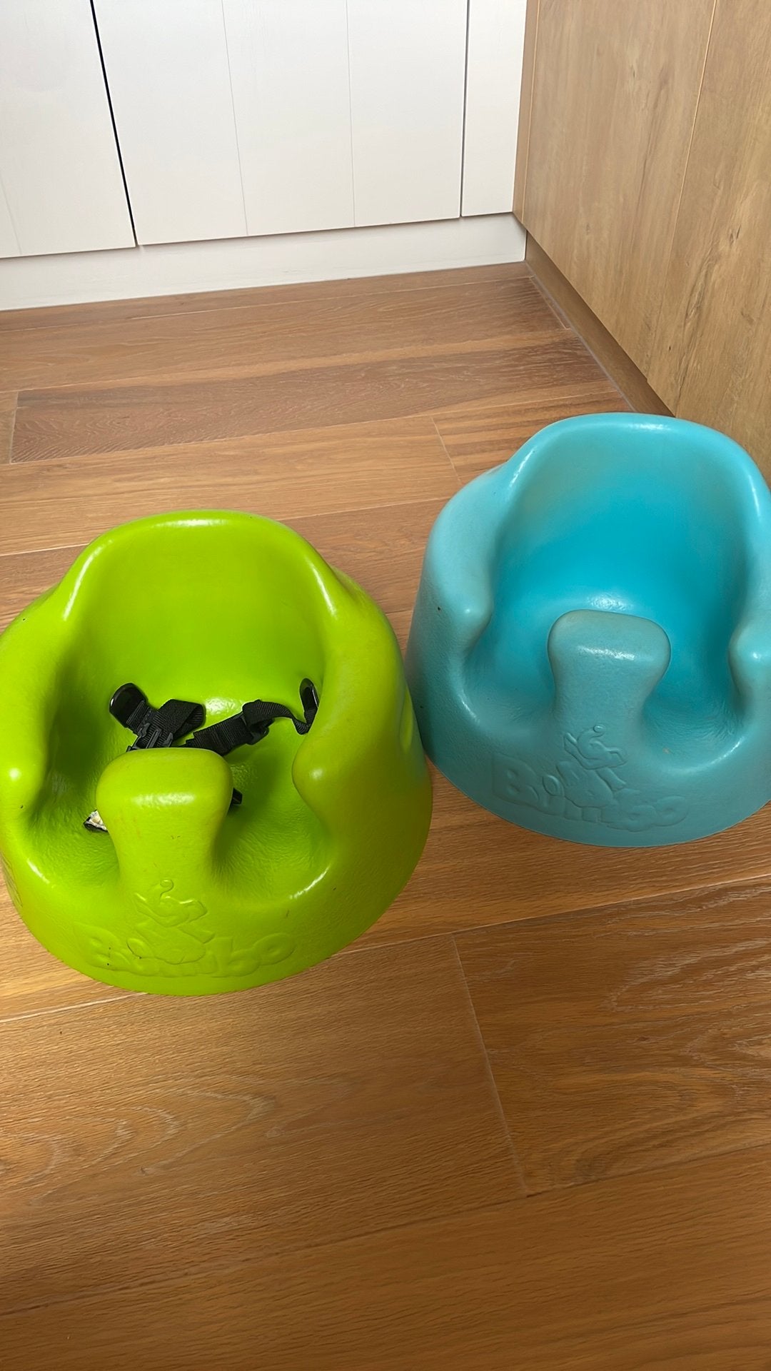 Bumbo kinder stoeltjes gratis af te halen, Huis en Inrichting, Zitzakken, Ophalen, Zo goed als nieuw