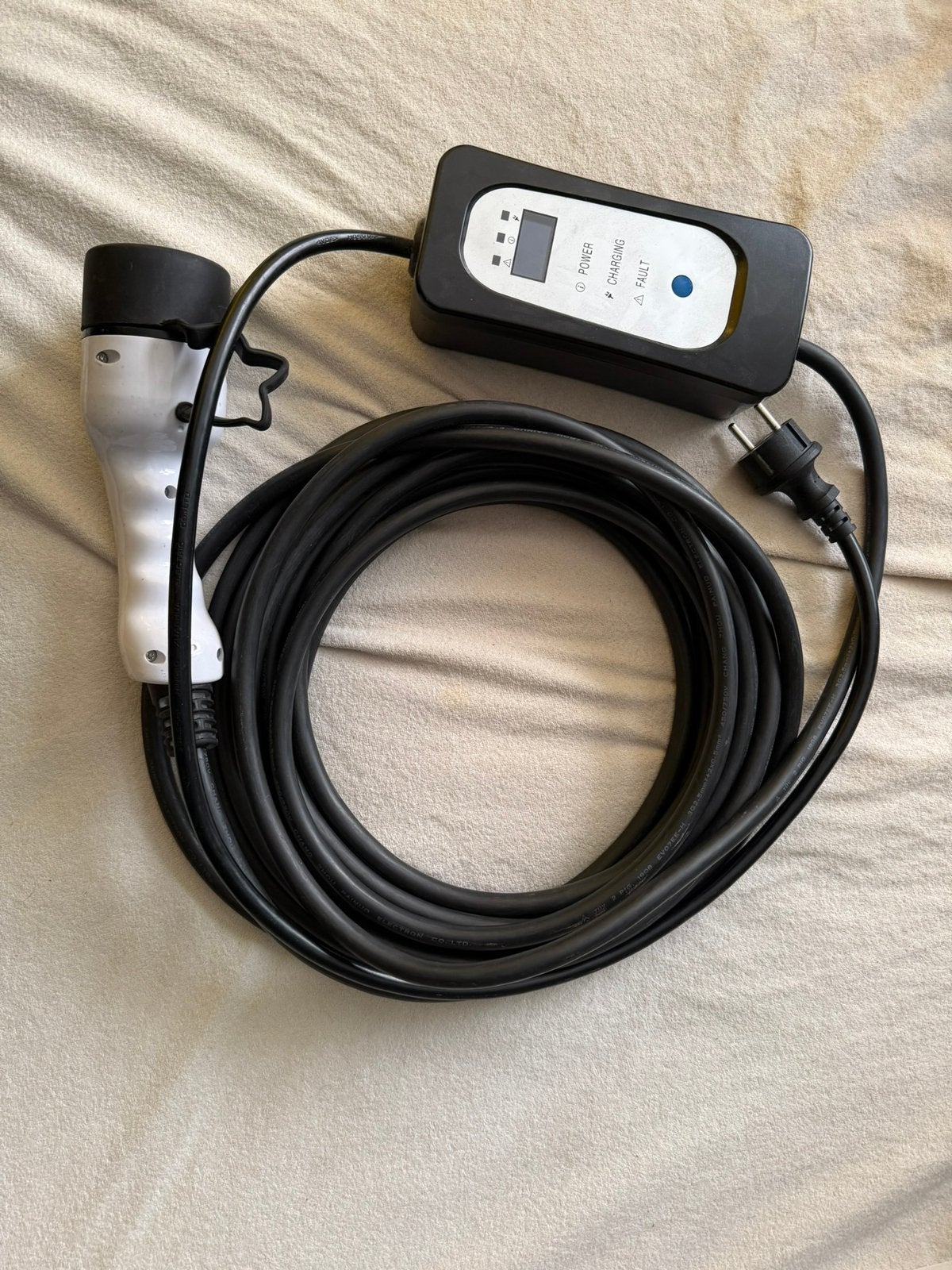 Cabe de charge, Enlèvement, Comme neuf, Borne de recharge