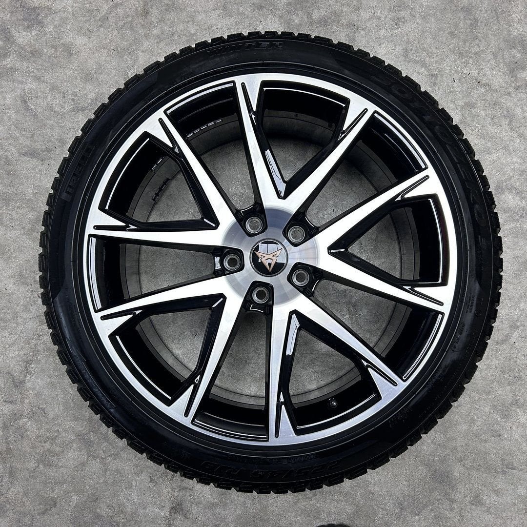 19 inch originele velgen + winterbanden Cupra Ateca, Autos : Pièces & Accessoires, Pneus et Jantes, Véhicule de tourisme, -, 19 pouces