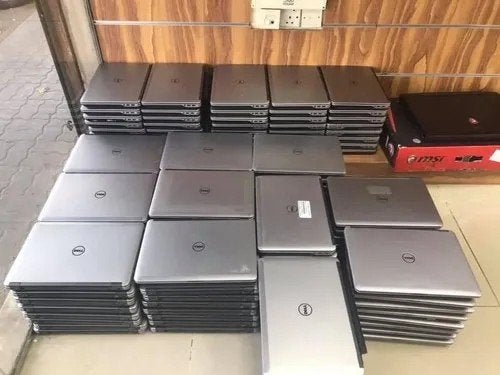 Gezocht: Partijen Laptops, Computers, Desktops & Hardware, Computers en Software, Desktop Pc's, Ophalen