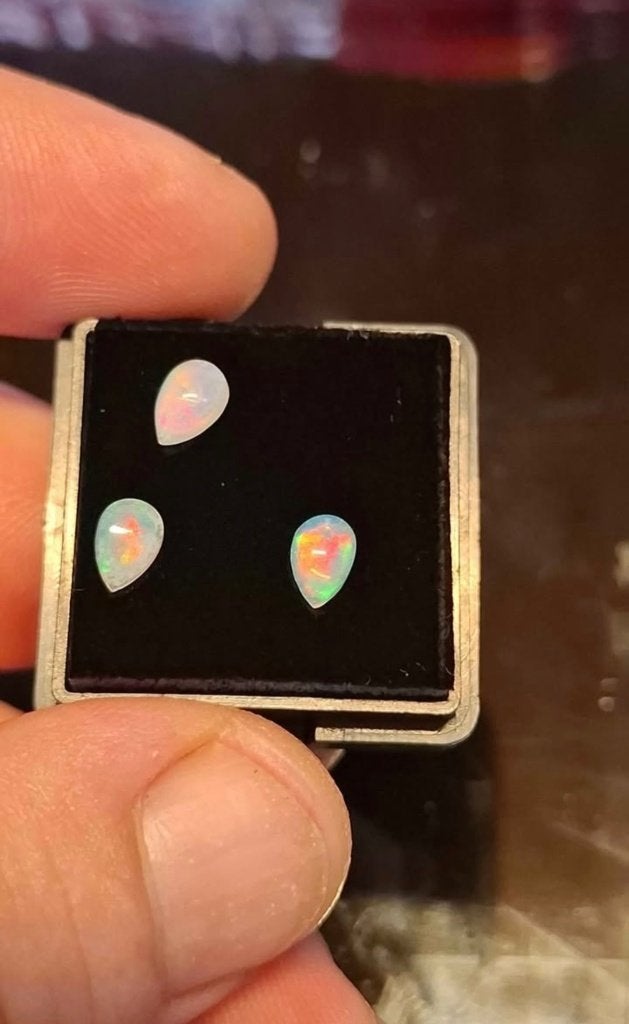 Set van 3 Natuurlijke Opaal Stenen Prachtig Kleurenspel, Verzamelen, Mineralen en Fossielen, Ophalen of Verzenden, Mineraal