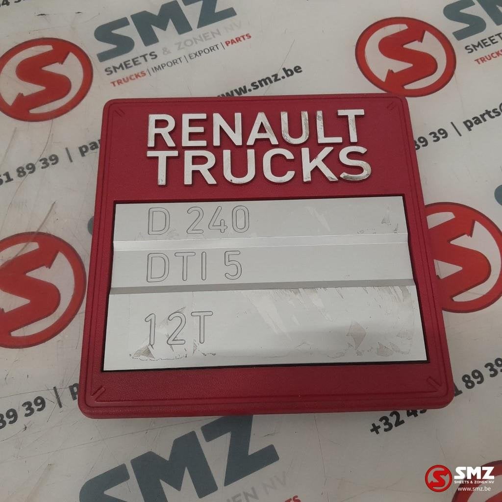 Occ emblème de cabine droite D240 DTI5 Renault, Utilisé, Renault, Autres pièces automobiles