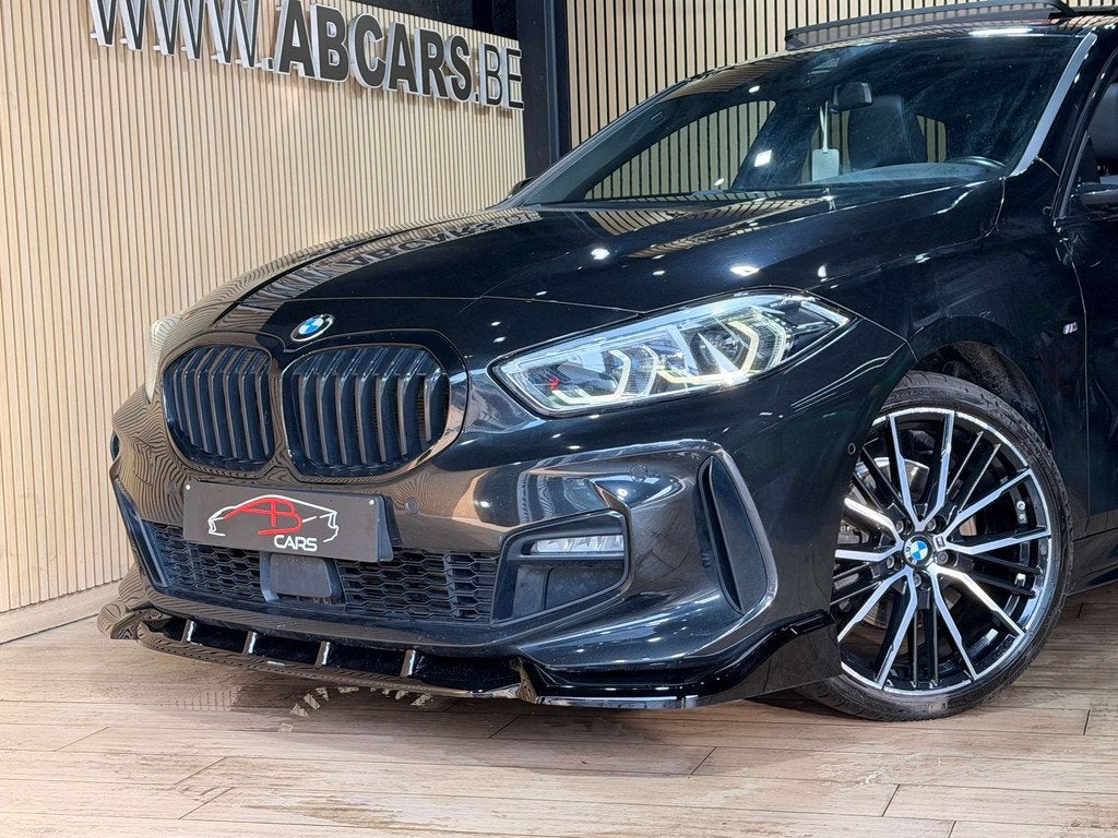 BMW 1 Serie 118 IA * PACK M PERFORMANCE * GARANTIE 12 MOIS *, Auto's, BMW, 1 Reeks, Gebruikt, Zwart, 136 pk