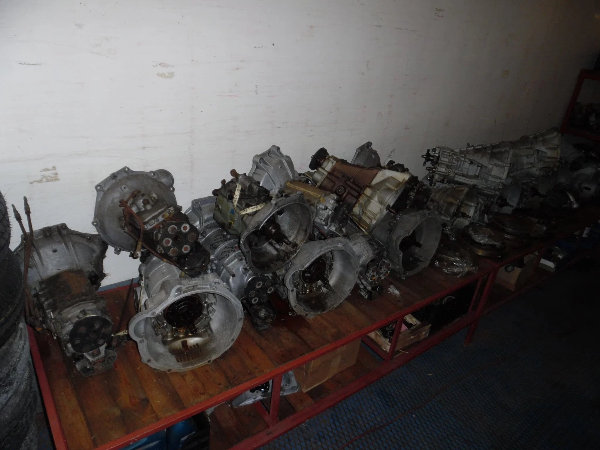 Mercedes-Benz 190 W123 W124 W201 SPARE PARTS REVISED, foto 2