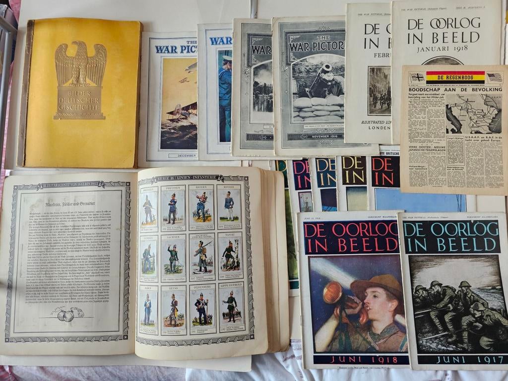 Lot Militaria 16 stuks WOI Waarin 1Flyer WOII, Verzamelen, Ophalen of Verzenden