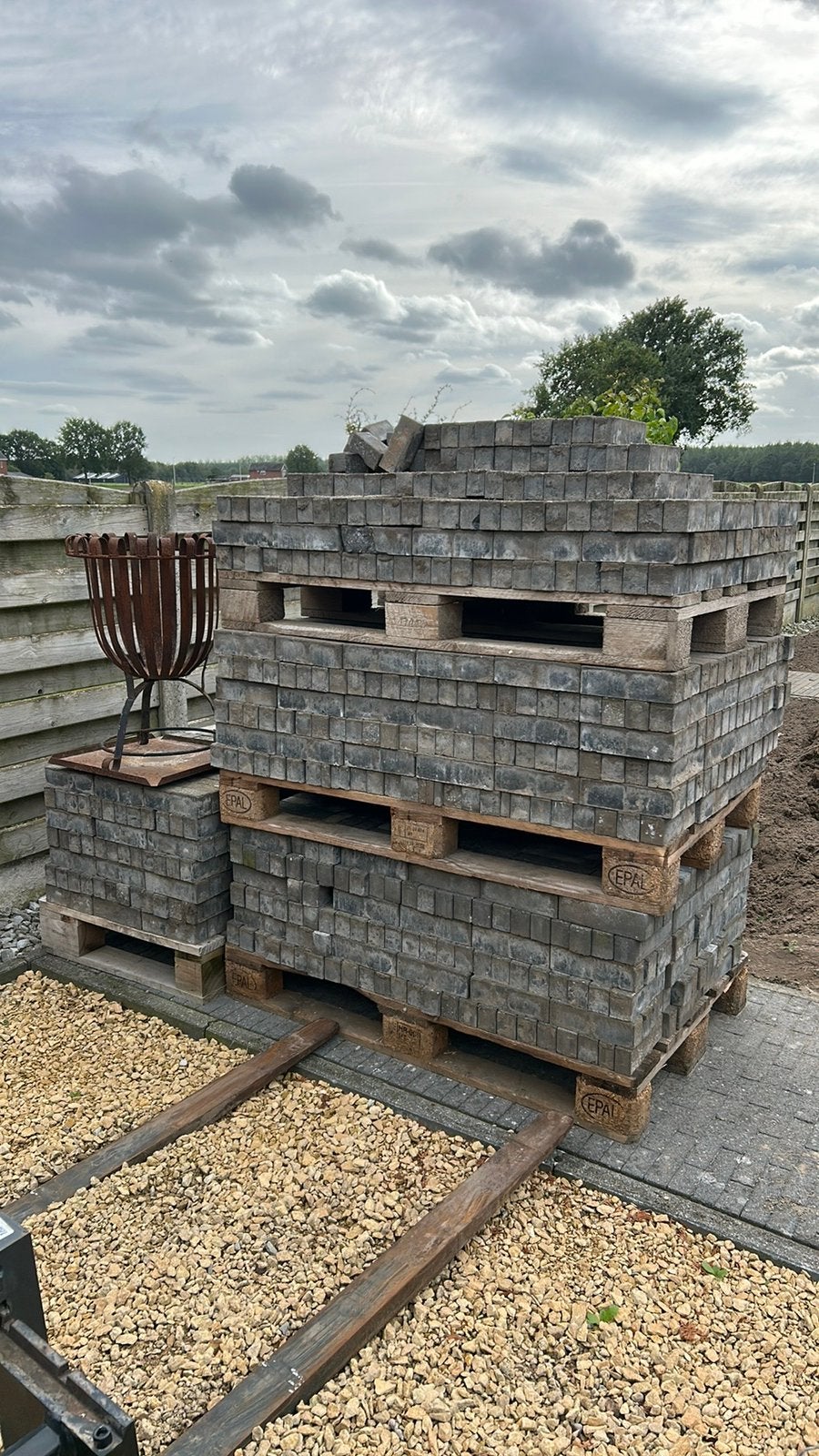+- 17m2 kleine klinkers, Tuin en Terras, Ophalen, Zo goed als nieuw