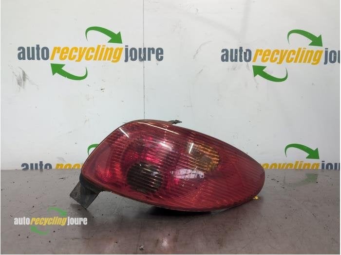 Feu arrière droit d'un Peugeot 206, -, -, 3 mois de garantie, Utilisé