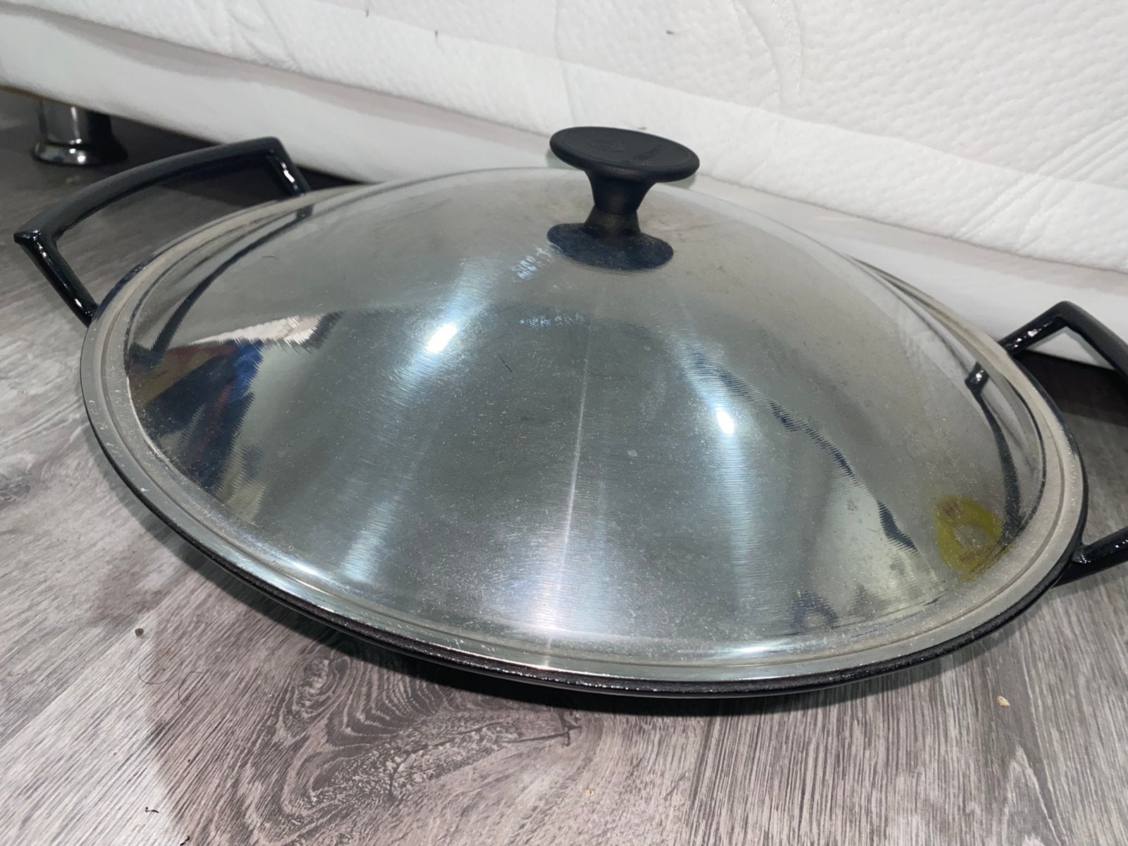 Poêle à wok Le Creuset noire, Enlèvement, Comme neuf, Wok, Le Creuset