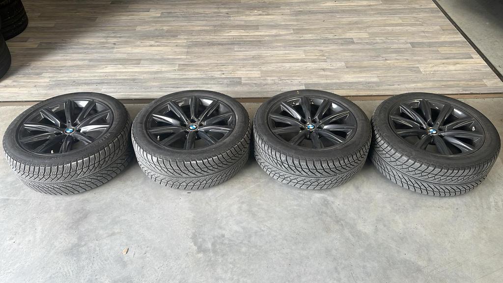 BMW Style 684 set 5 série G30 i4 18 pouces, Autos : Pièces & Accessoires, Pneus & Jantes, Pneus et Jantes, Pneus hiver, 18 pouces