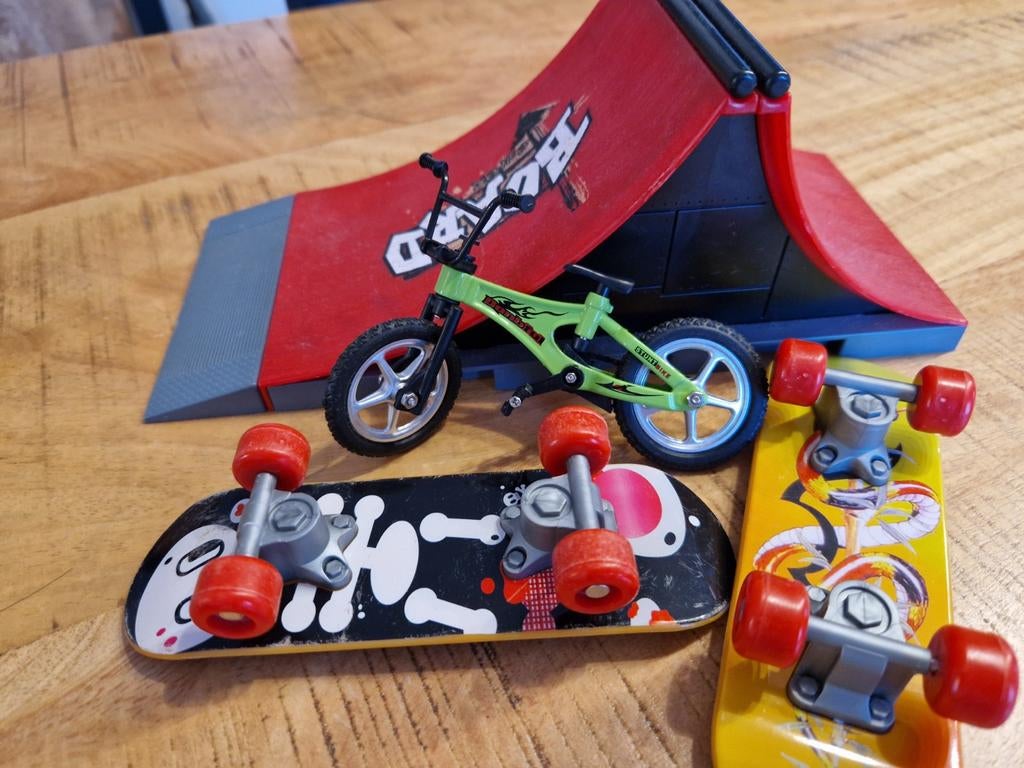 Groot Lot skateboards, ramp, fiets e.d., Kinderen en Baby's, Speelgoed | Overig, Ophalen