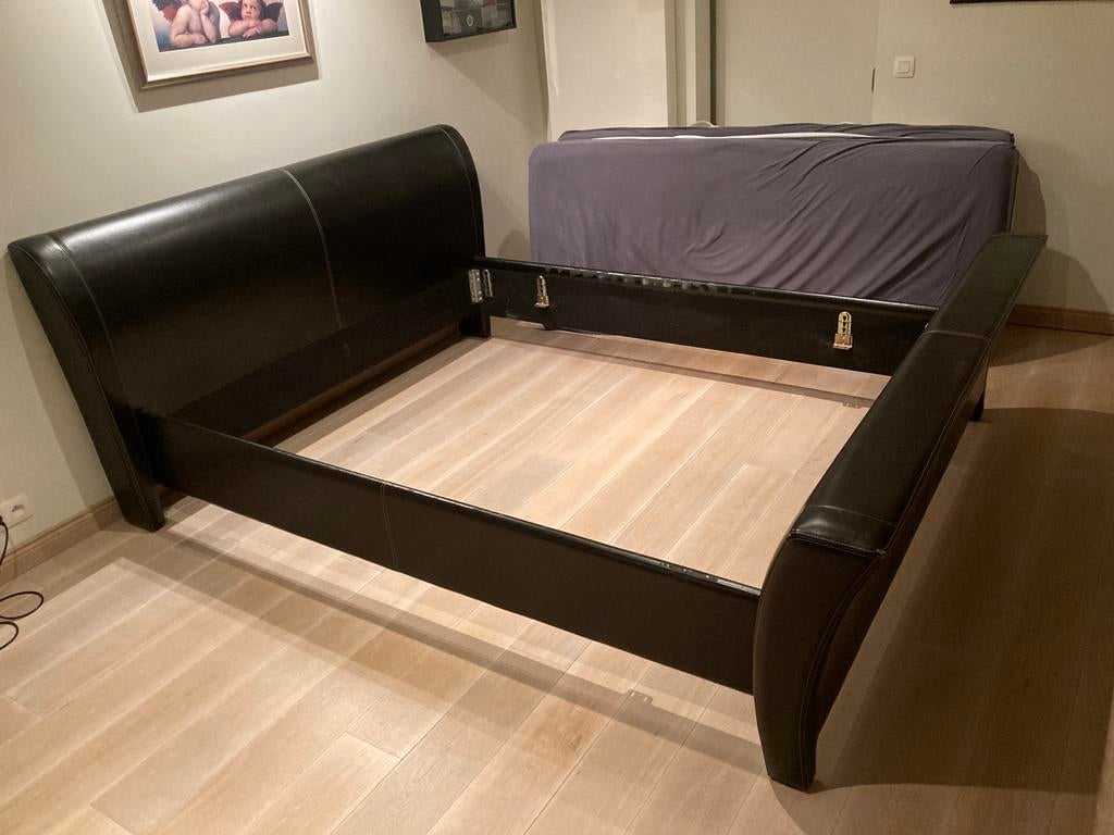 Bed kader leder, Huis en Inrichting, Slaapkamer | Slaapbanken, Ophalen, Zo goed als nieuw, Bruin