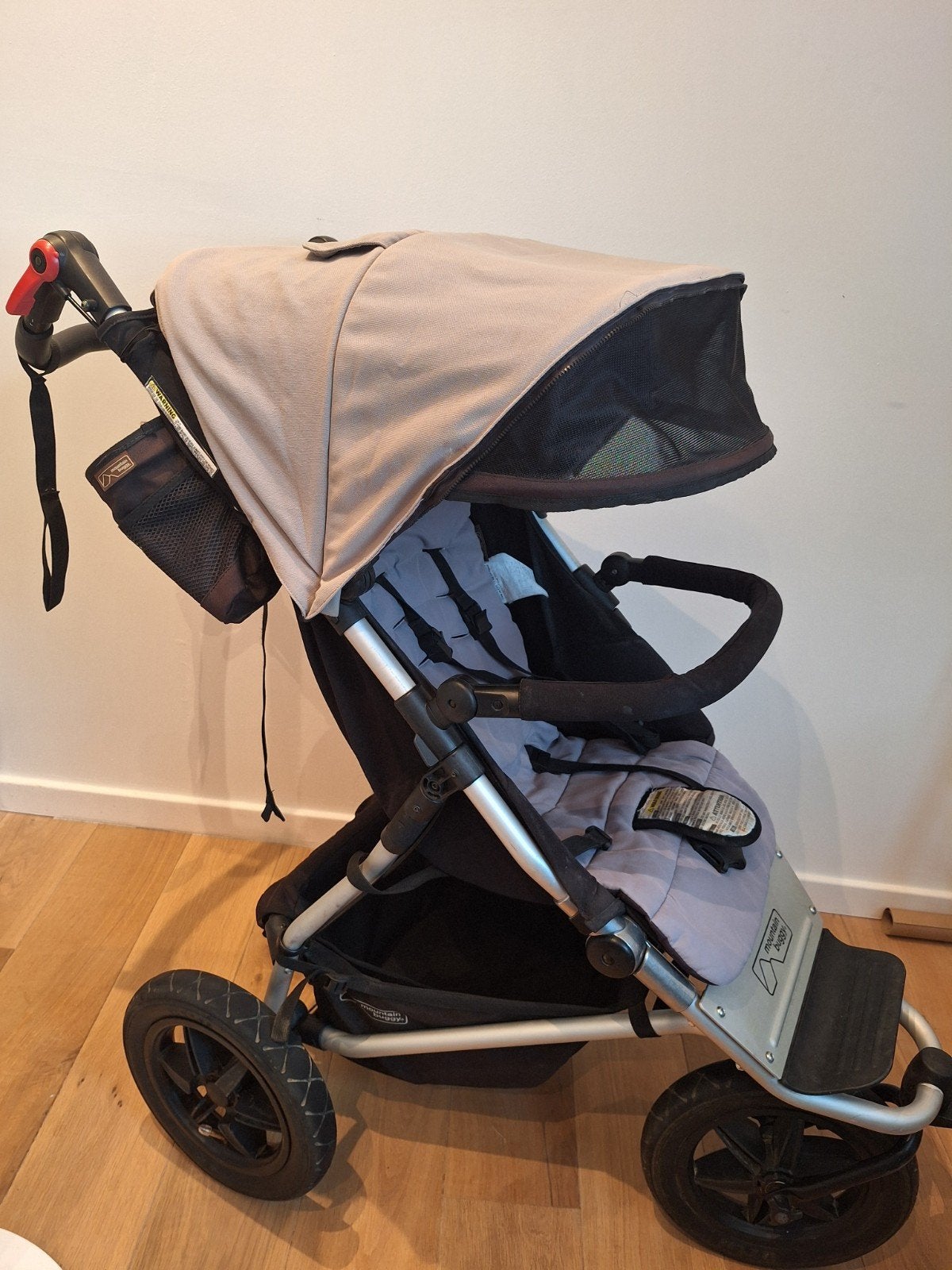 mountain buggy urban jungle met carrycot en accessoires, Kinderen en Baby's, Buggy's, Ophalen, Regenhoes