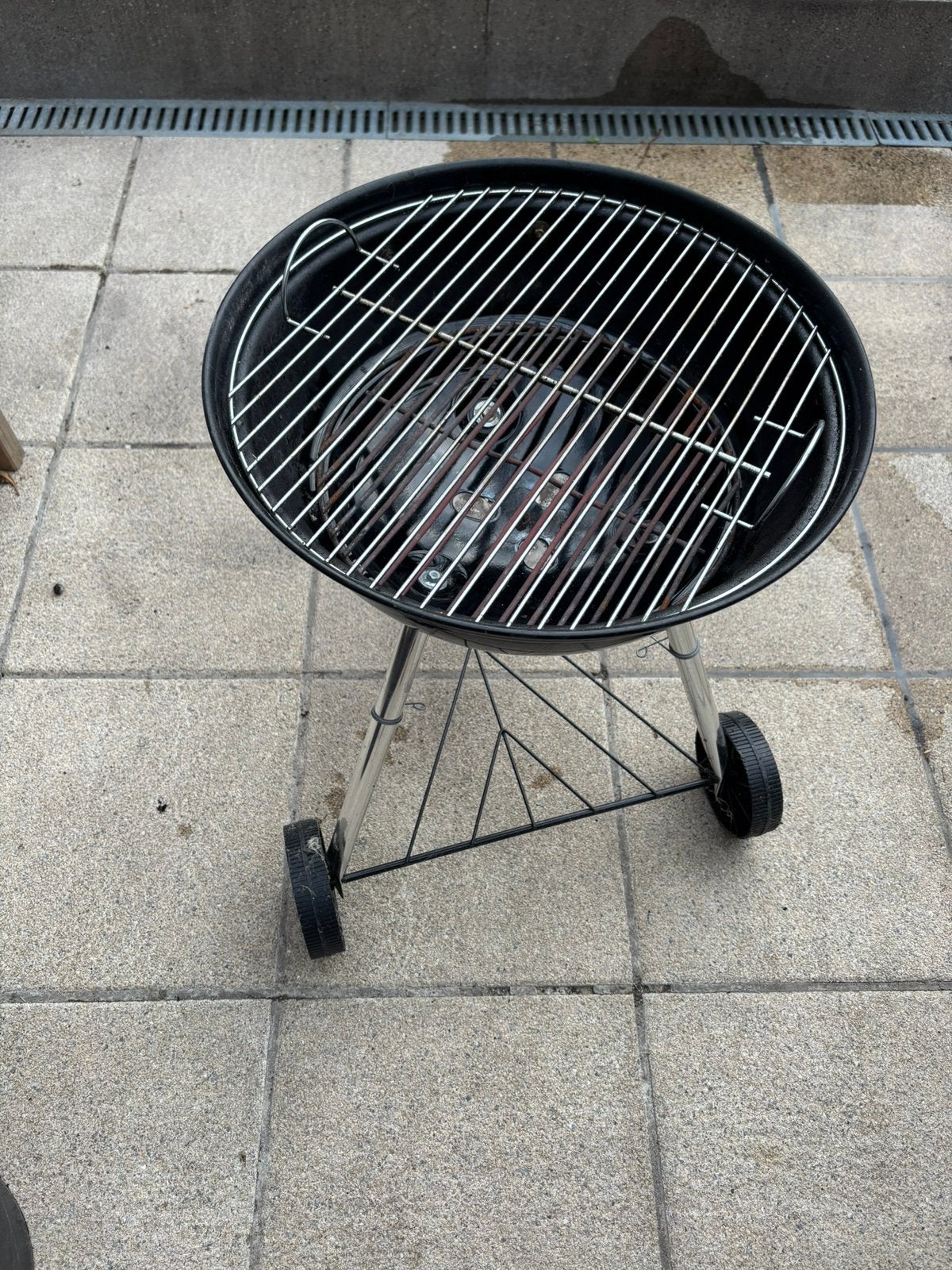 Weber houtskool barbecue, Tuin en Terras, Ophalen, Zo goed als nieuw