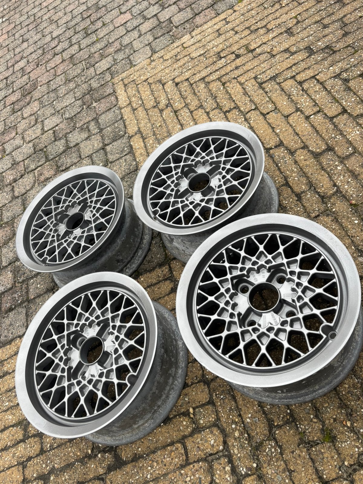 MOMO 6Jx13 ET15 4x114.3 – Made in Italy – set 4 velgen, Ophalen
