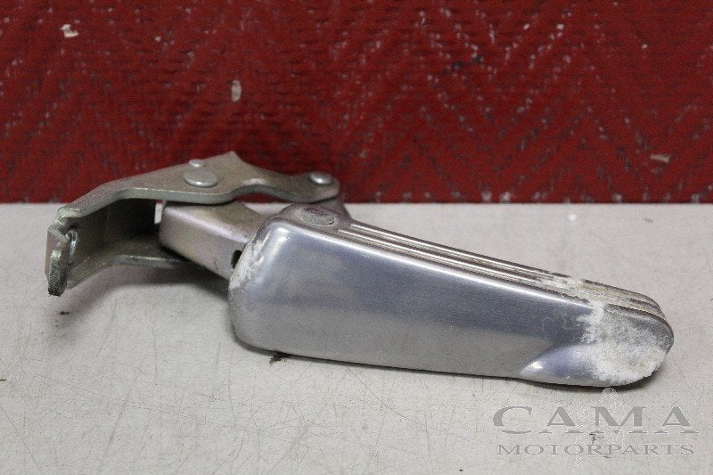 VOETSTEUN LINKS ACHTER Piaggio, Dhr. S. di Majo, Gebruikt, Info@cama-motorparts.nl, P.J. Troelstraweg 8 8
3144 CX  MAASSLUIS, NL