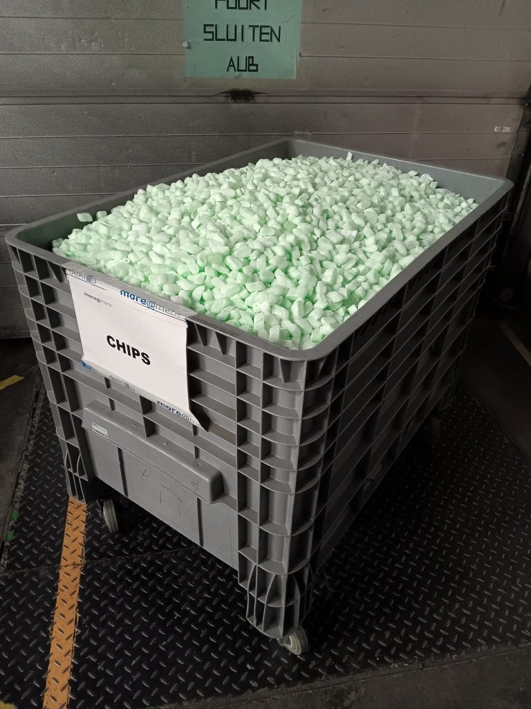 Opvulchips/verpakkingschips, Ophalen