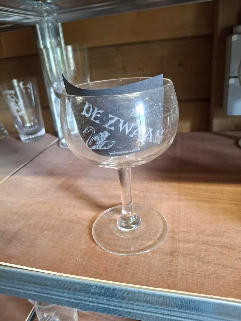 Oud gezuurd bierglas de zwaan hoboken, Verzamelen, Ophalen of Verzenden