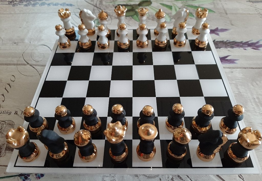 fèves pièces du jeu d'échec + échiquier, Enlèvement ou Envoi, Neuf, Autres types