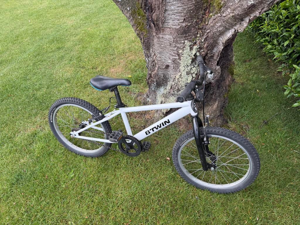 B-twin kinder hybride fiets 9jaar, Fietsen en Brommers, Ophalen