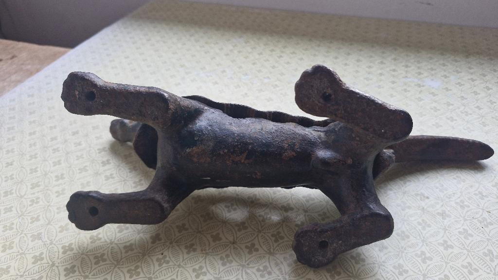 Antieke apothekerspers in de vorm van een hond, Ophalen of Verzenden