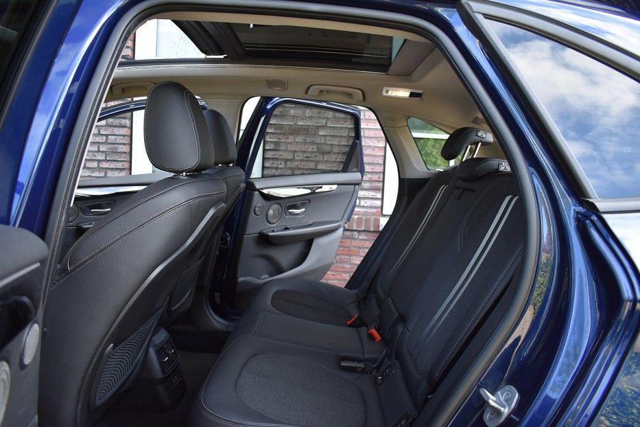 BMW 225 Active Tourer XE - Sport Line /Panodak/sportstoelen/, Auto's, Automaat, Monovolume, Blauw, 2 Reeks Active Tourer