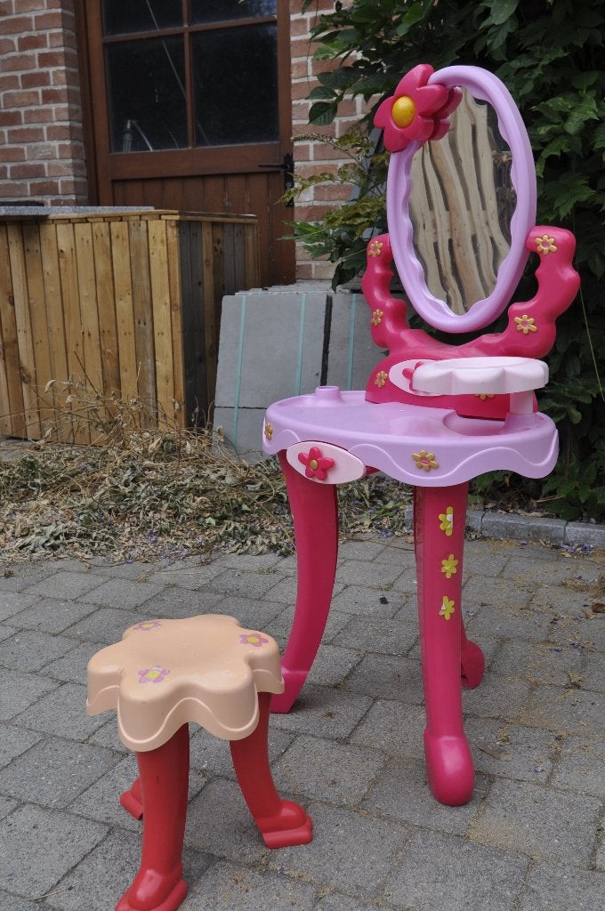 Coiffeuse Barbie rose avec tabouret, Kinderen en Baby's, Speelgoed | Poppen, Barbie, Ophalen