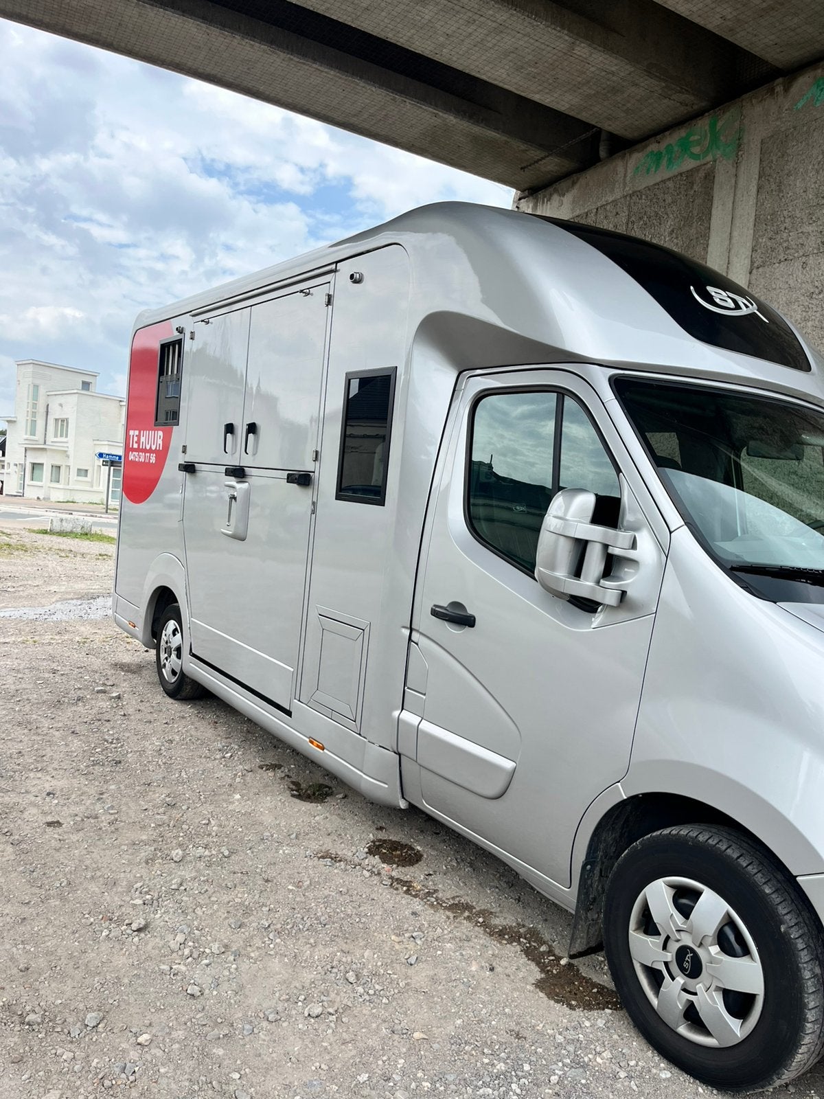 STX Paardencamionette te huur, Enlèvement, Comme neuf