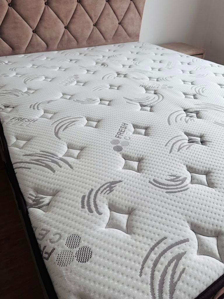 Bambi boxspring bed met nachtkastjes, Maison & Meubles, Enlèvement ou Envoi, Comme neuf