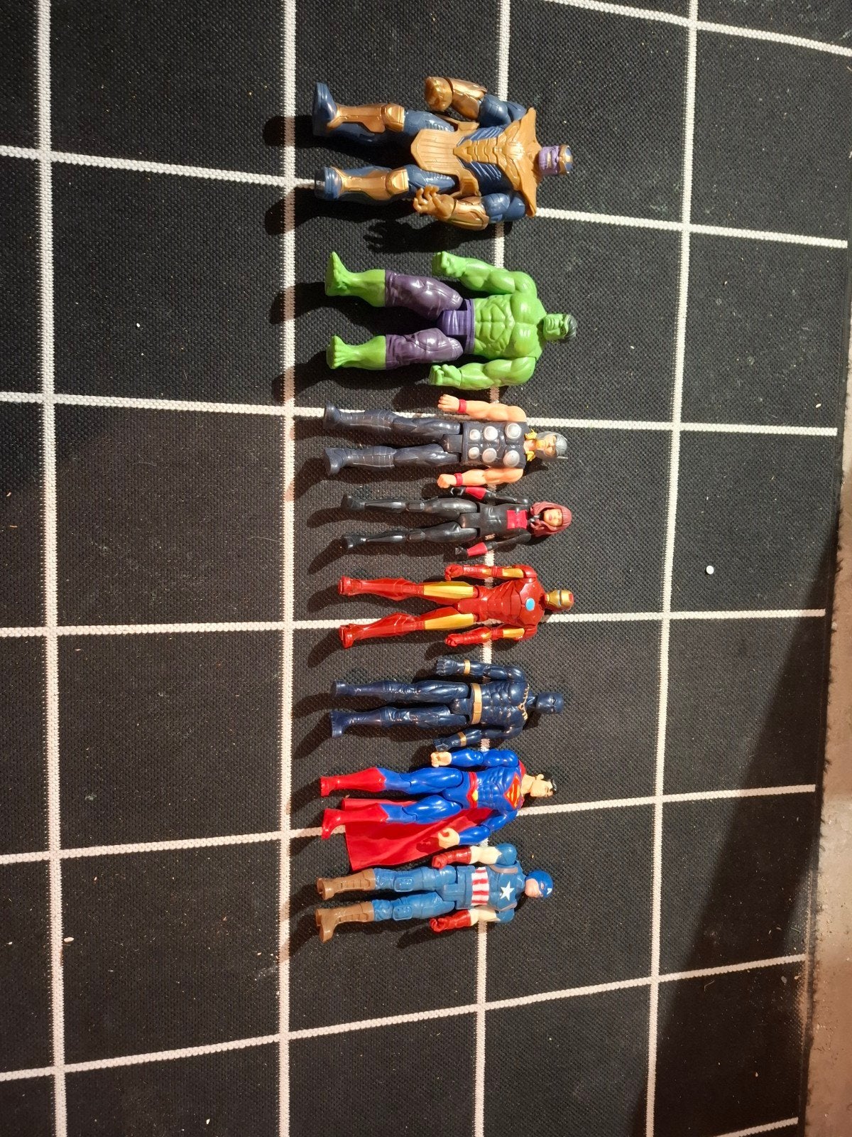figurines articulées Marvel, Enlèvement