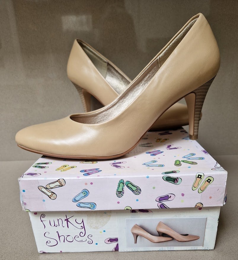 Pump beige hak 7cm, maat 39., Ophalen, Pumps, Beige, Funky Shoes