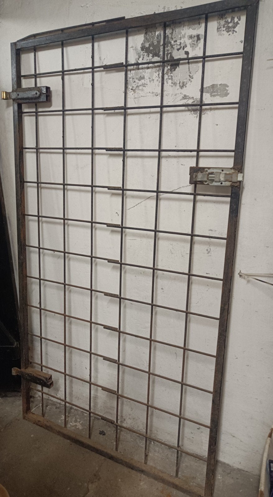 porte en fer grillagée, Bricolage & Construction, Enlèvement