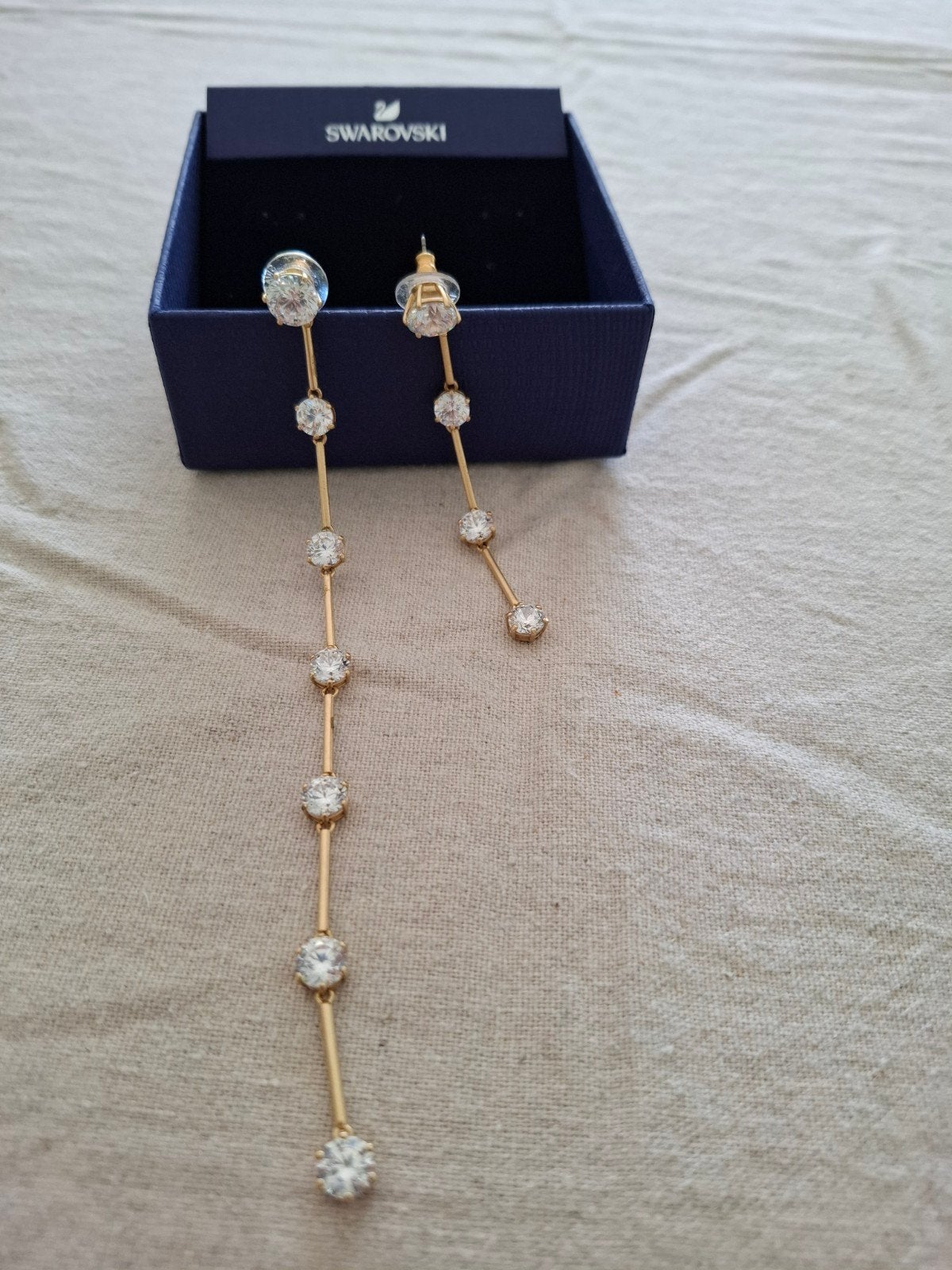Boucles d'oreilles constella asymétriques swarovski, Enlèvement ou Envoi