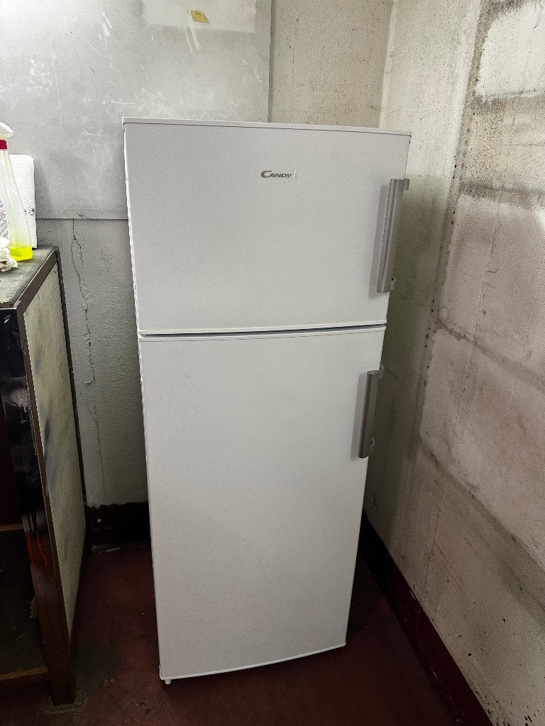 Te koop — Nieuwe snoepkoelkast, Elektronische apparatuur, Koelkasten en IJskasten, 200 liter of meer, Verzenden, Met aparte vriezer