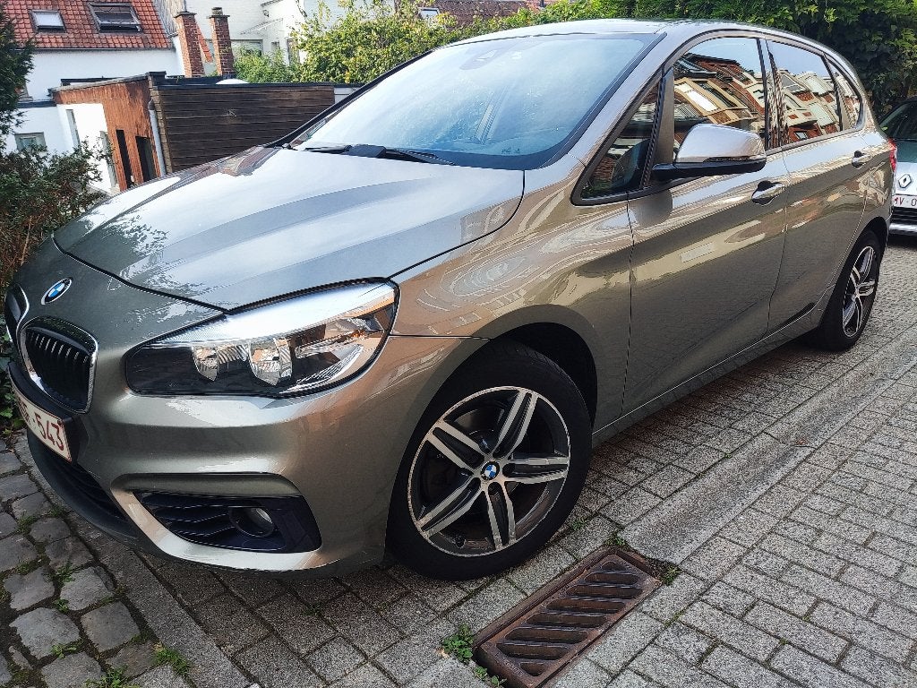 Excellente BMW 218i Active Tourer, Autos, Achat, Euro 6, Boîte manuelle, Noir
