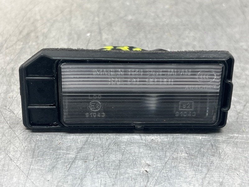 ECLAIRAGE DE PLAQUE Outlander (GF / GG) (|A046017|), Utilisé, Mitsubishi
