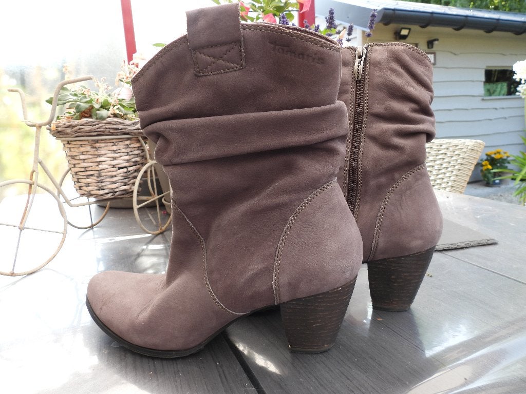 TAMARIS westernmodel -mt 41 - goede staat, Tamaris, Bruin, Lage of Enkellaarzen, Ophalen of Verzenden