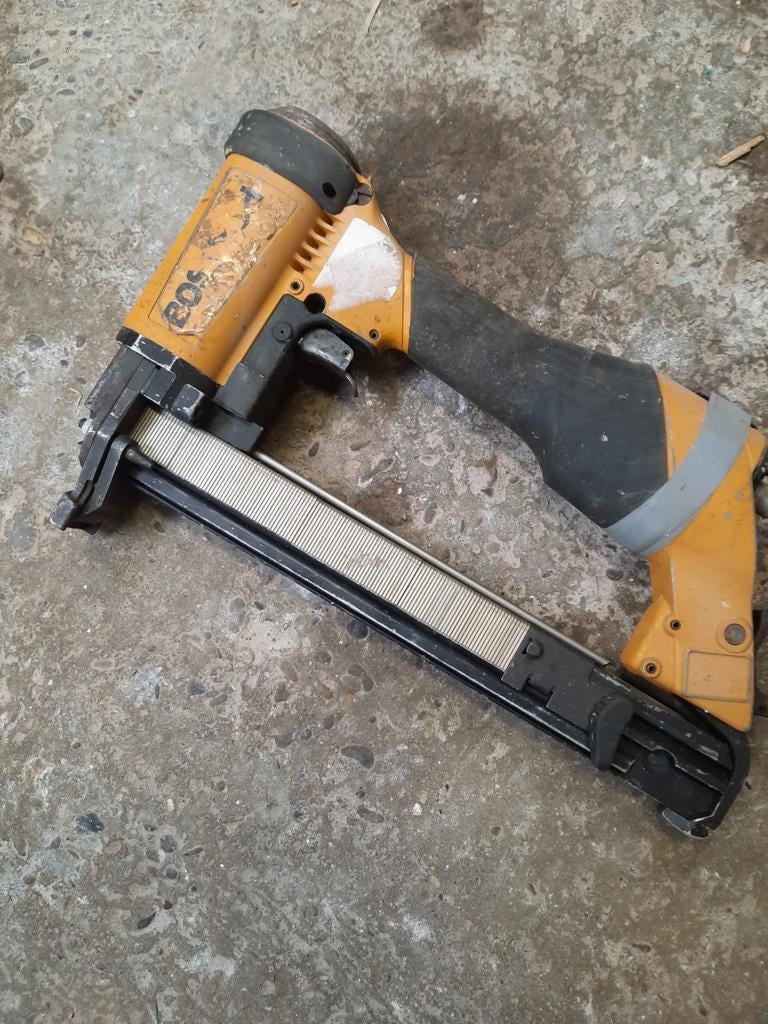 Agrafeuse Bostitch 438s2-1, Enlèvement