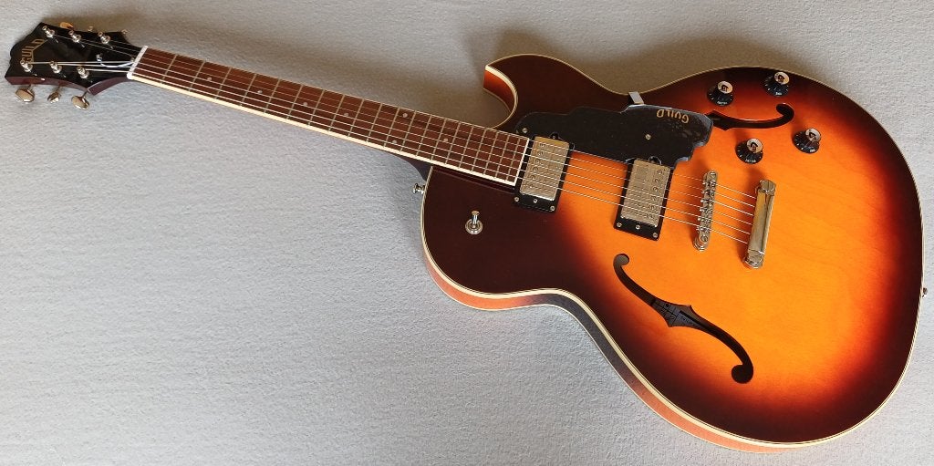 Guild Starfire neuve, mise au point., Musique & Instruments, Instruments à corde | Guitares | Électriques, Enlèvement ou Envoi