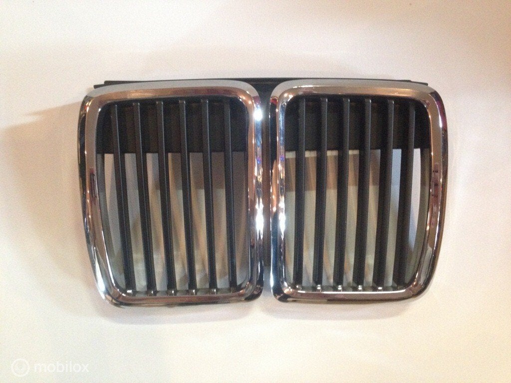 Grille midden origineel chroom BMW 3-serie E30 ('83-'92), Nieuw, Ophalen of Verzenden, BMW, BMW