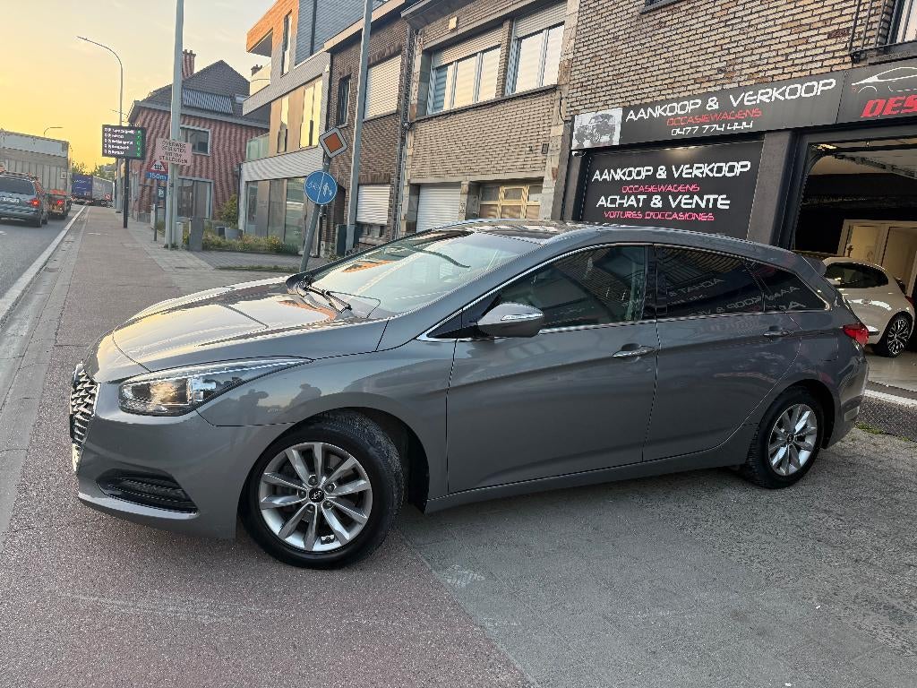 Hyundai I40 1600cc essence 1er Propriétaire Carnet, Autos, Hyundai, Entreprise, Achat, i40, ABS, Caméra de recul, Régulateur de distance