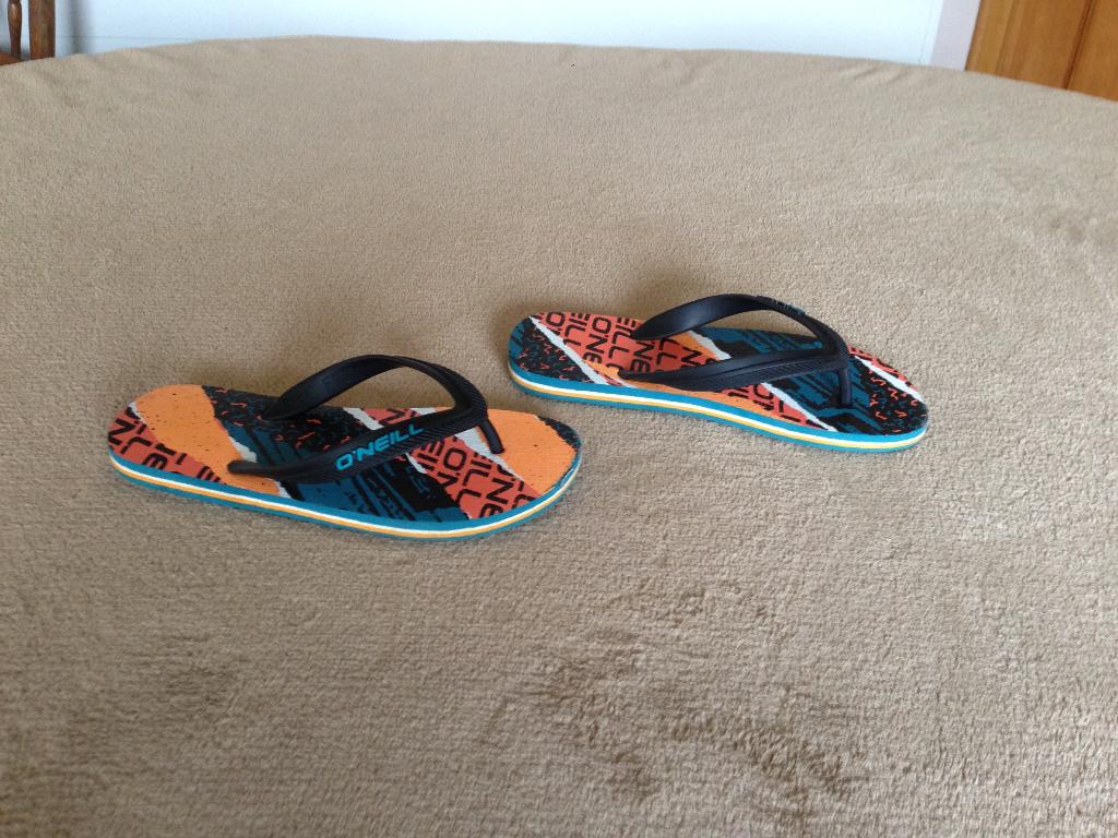 Slippers, O'Neill, maat 33-34 zo goed als nieuw, Overige typen, Ophalen of Verzenden, Zo goed als nieuw, O'Neill