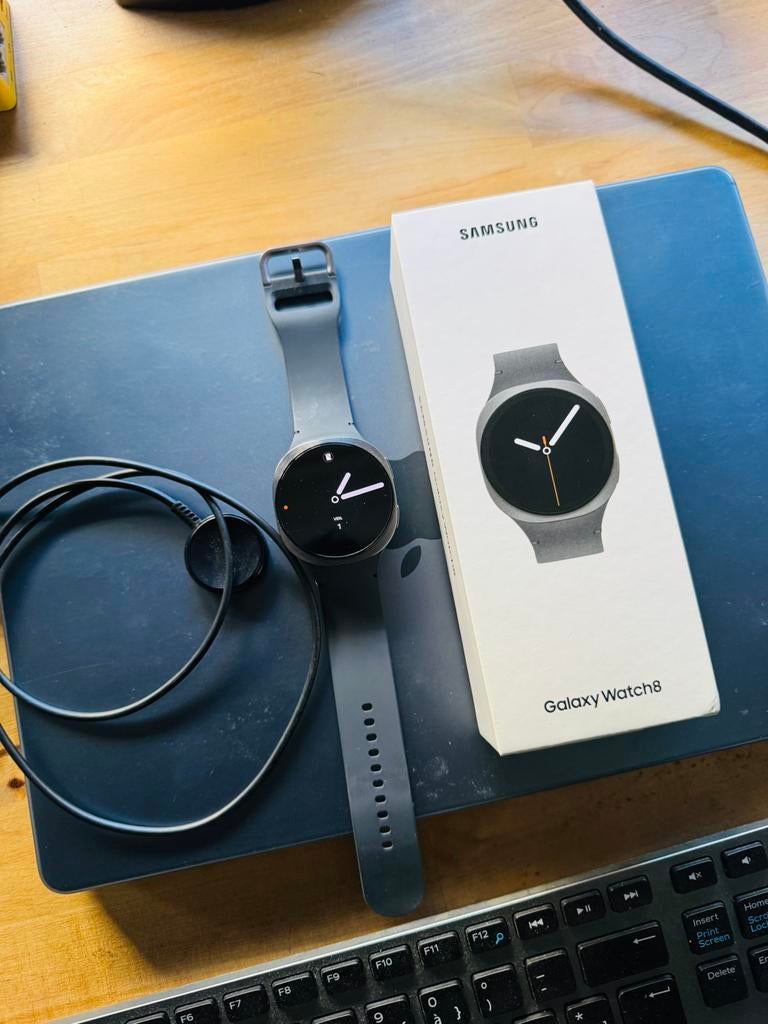 Galaxy Watch 8, Étanche, Enlèvement ou Envoi, Comme neuf, Noir