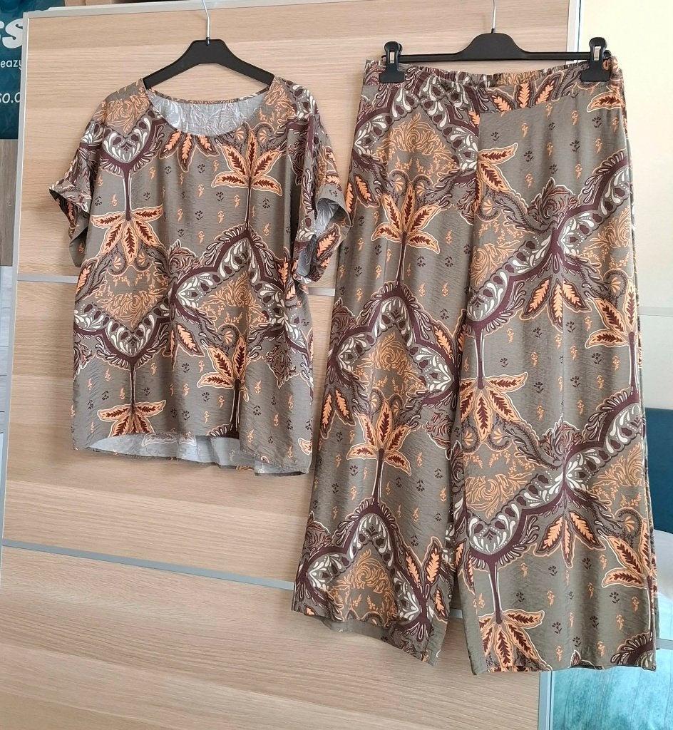Joli haut et pantalon de taille moyenne, Enlèvement ou Envoi, Comme neuf, Taille 38/40 (M)
