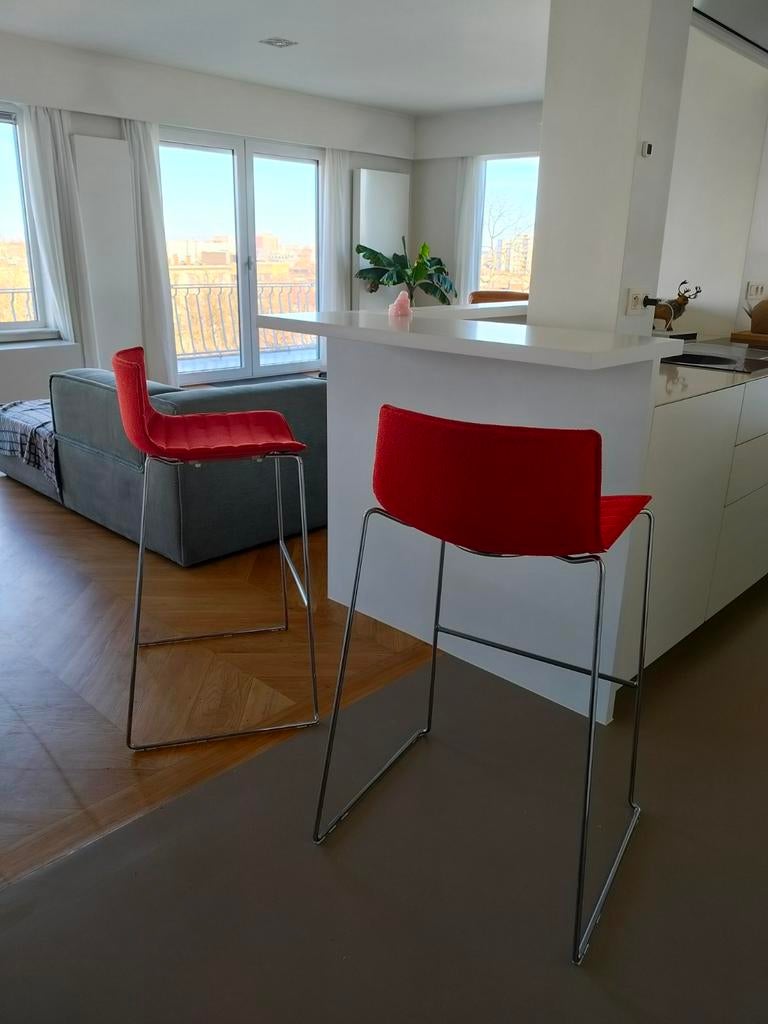 4 x Arper Catifa 46 barkruk - stof rood - zeer goede staat, Ophalen, Rood, Stof